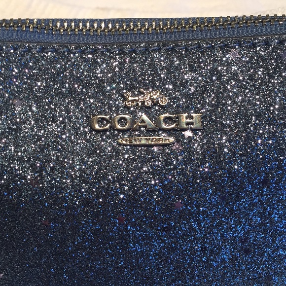 ‼️SOLD‼️ Authentic Coach Wristlet -Navy - Picture 2 of 7